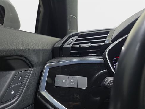 Certified 2024 Audi Q3 2.0T Premium Plus image 28