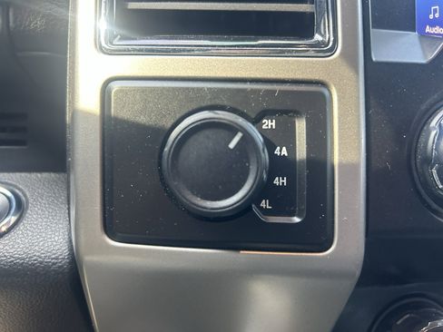 Used 2019 Ford F150 Lariat AWD/4WD image 25