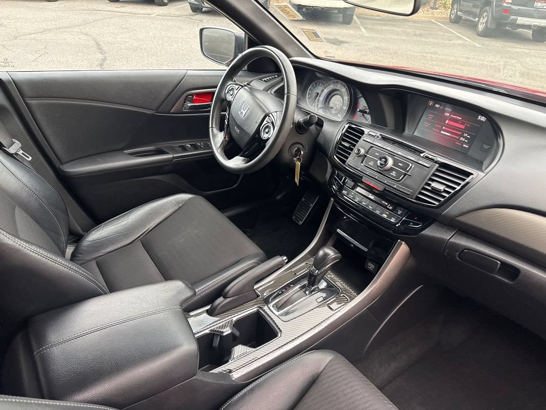 Used 2017 Honda Accord Sport image 19
