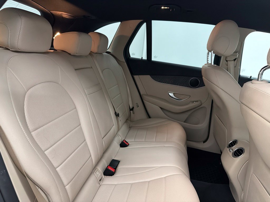 Used 2018 Mercedes-Benz GLC 300 4MATIC image 31