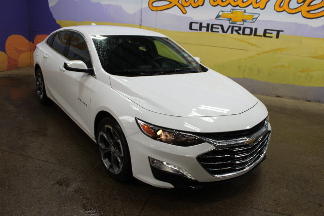 Used 2024 Chevrolet Malibu LT FWD image 2