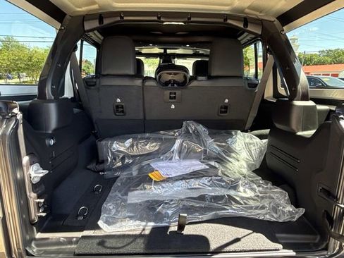 New 2026 Jeep Wrangler Unlimited Rubicon AWD/4WD image 24