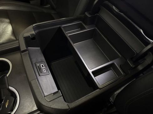 Used 2021 Chevrolet Suburban LT image 11