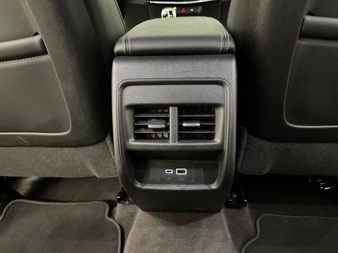 Used 2024 Cadillac XT4 Premium Luxury image 22