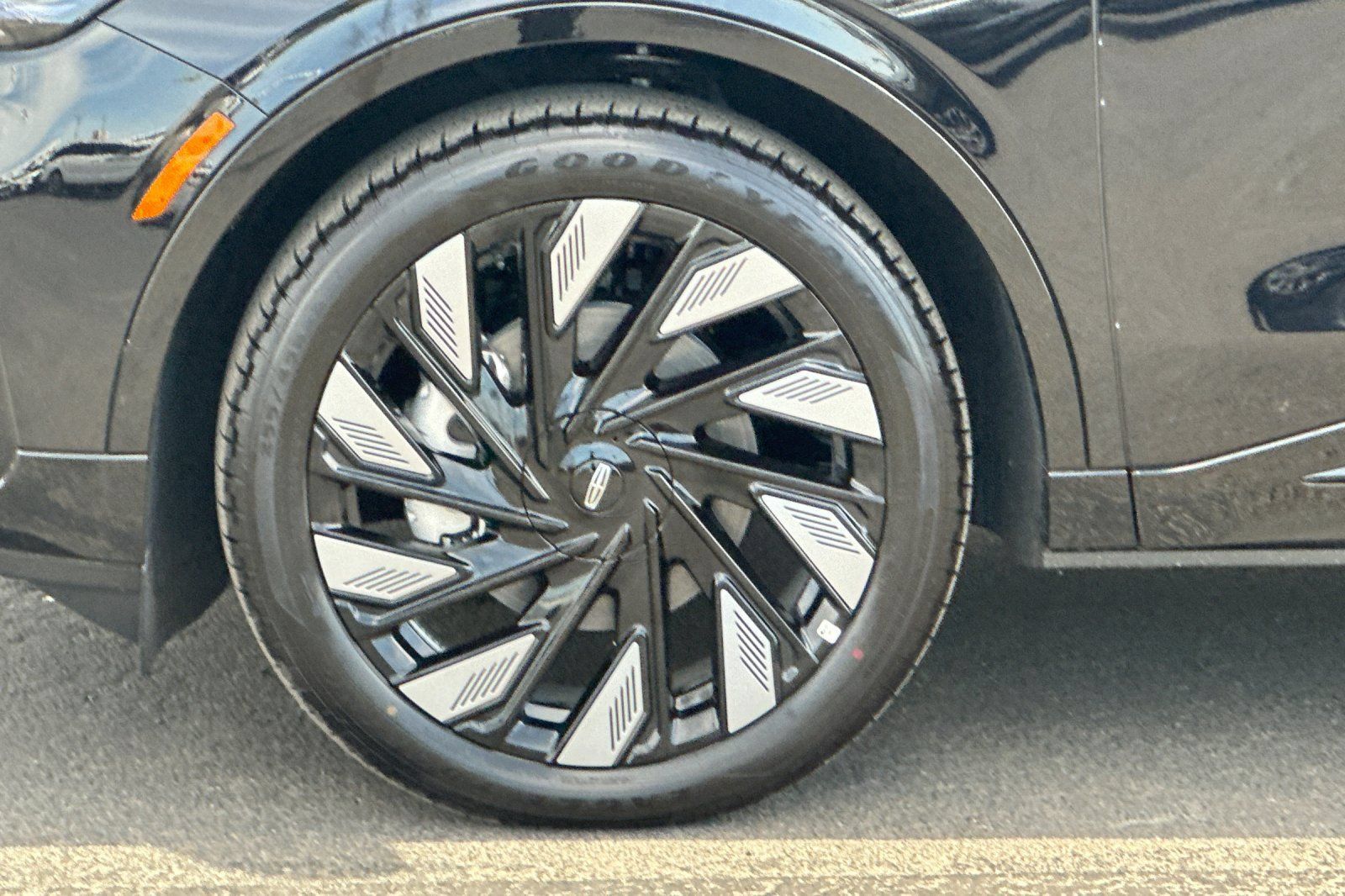 New 2026 Lincoln Nautilus Black Label w/ Jet Appearance Package AWD/4WD image 25