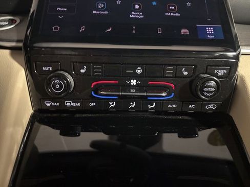 Used 2023 Jeep Grand Cherokee Limited image 45