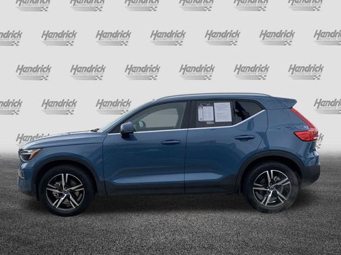 Used 2025 Volvo XC40 B5 Core image 7