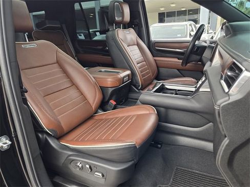 Used 2024 GMC Yukon Denali Ultimate image 21