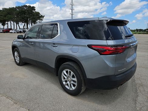 Used 2023 Chevrolet Traverse LS FWD image 4