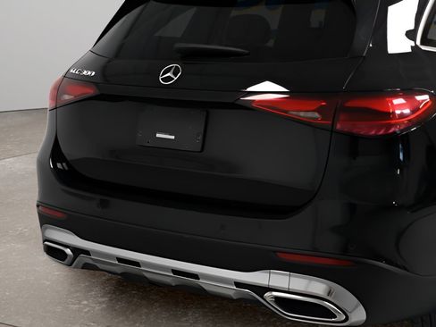 Used 2024 Mercedes-Benz GLC 300 GLC 300 image 3