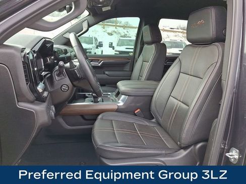 Used 2023 Chevrolet Silverado 1500 High Country w/ Technology Package image 2