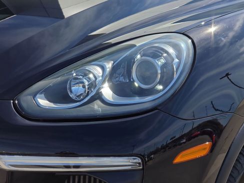 Used 2016 Porsche Cayenne S image 30