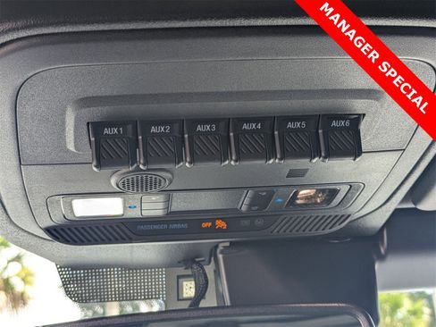 New 2025 Ford Bronco Badlands image 11