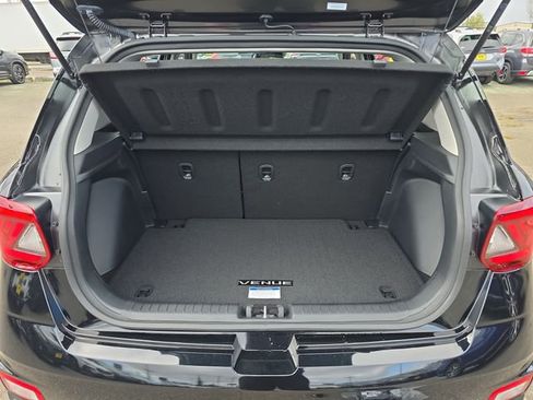 Used 2025 Hyundai Venue SEL FWD image 12
