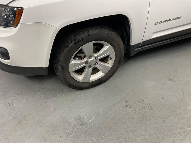 Used 2017 Jeep Compass Latitude AWD/4WD image 4