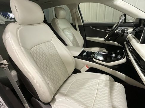 Used 2021 Lincoln Nautilus Black Label w/ Class II Trailer Tow Package image 13