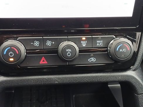 Used 2024 Ford Ranger XLT w/ Equipment Group 301A High image 16