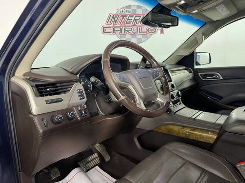 Used 2017 GMC Yukon XL Denali w/ Open Road Package AWD/4WD image 10
