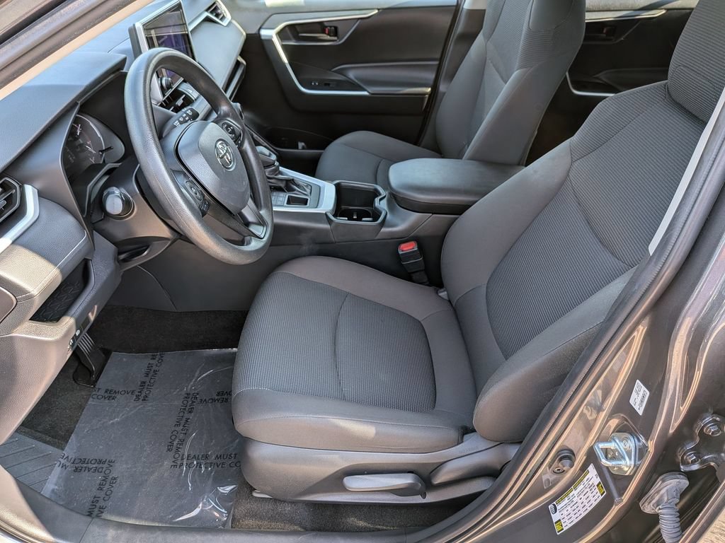 Used 2024 Toyota RAV4 LE AWD/4WD image 15