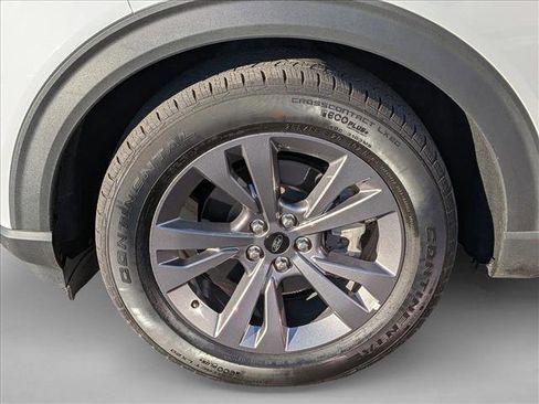 Used 2021 Ford Explorer XLT w/ Equipment Group 202A image 22