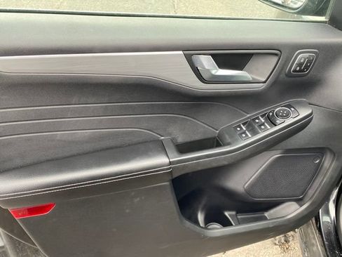 Used 2023 Ford Escape Platinum AWD/4WD image 16