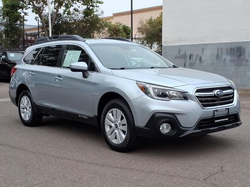 Used 2019 Subaru Outback 2.5i Premium AWD/4WD image 3