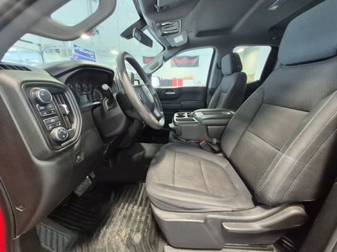 Used 2019 Chevrolet Silverado 1500 Custom Trail Boss w/ Custom Convenience Package AWD/4WD image 9