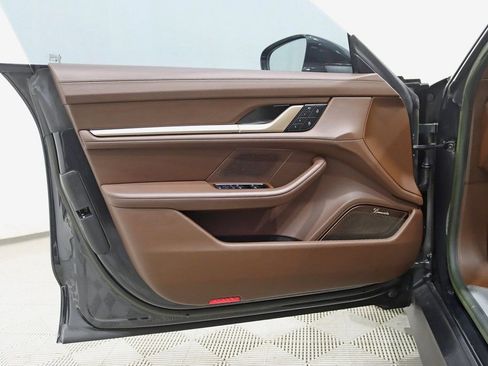 Used 2022 Porsche Taycan 4S image 36