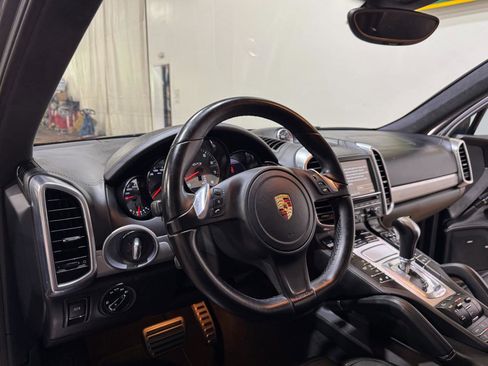 Used 2014 Porsche Cayenne GTS AWD/4WD image 11