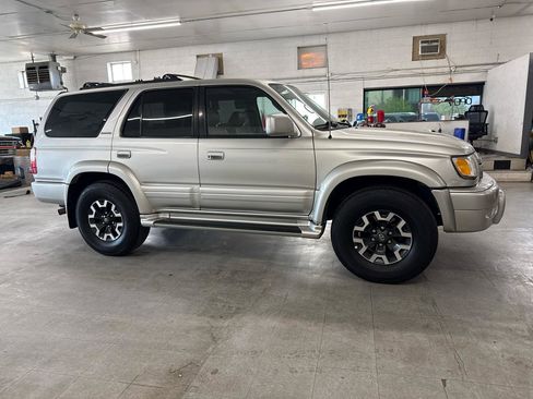 Used 2001 Toyota 4Runner Limited image 5