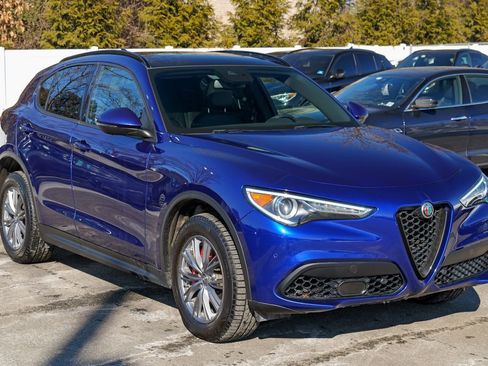 Used 2023 Alfa Romeo Stelvio Sprint image 9