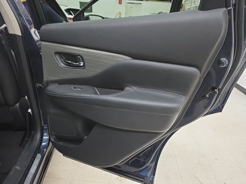 Used 2016 Nissan Murano SL w/ SL Technology Package AWD/4WD image 16