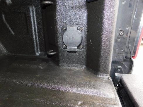 Used 2021 Chevrolet Silverado 1500 LTZ image 8