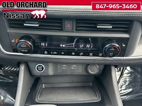 Used 2023 Nissan Rogue SV w/ SV Premium B Package image 17