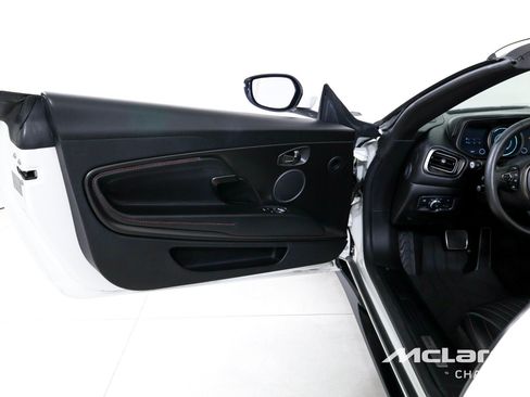 Used 2020 Aston Martin DB11 Volante RWD image 11