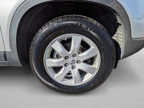Used 2013 Kia Sorento LX FWD image 23