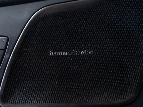 Used 2024 Volvo XC60 T8 Plus image 15