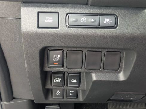 Used 2025 Nissan Frontier PRO-4X AWD/4WD image 15