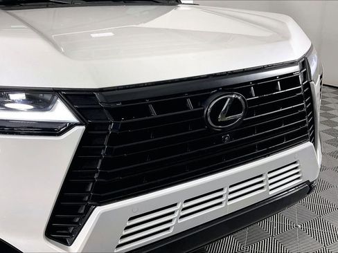 Used 2025 Lexus GX 550 w/ Accessory Package (2T) image 37