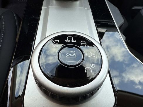 New 2026 Mitsubishi Outlander SE FWD image 30