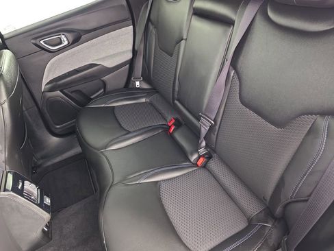 Used 2026 Jeep Compass Latitude AWD/4WD image 28