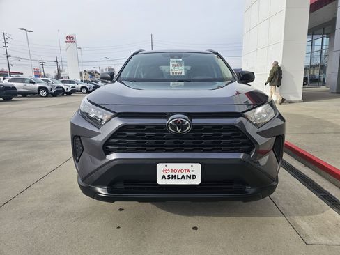 Used 2019 Toyota RAV4 LE image 13