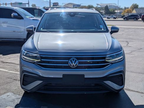 Used 2024 Volkswagen Tiguan SE AWD/4WD image 10