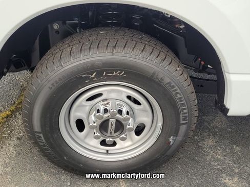 New 2026 Ford F250 XL w/ XL Chrome Package RWD image 9