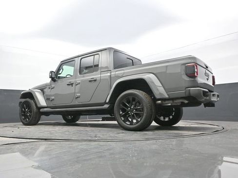 Used 2022 Jeep Gladiator Overland image 53