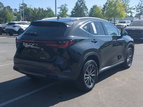 Used 2023 Lexus NX 250 FWD w/ Towing Package (2000 Lbs) image 4