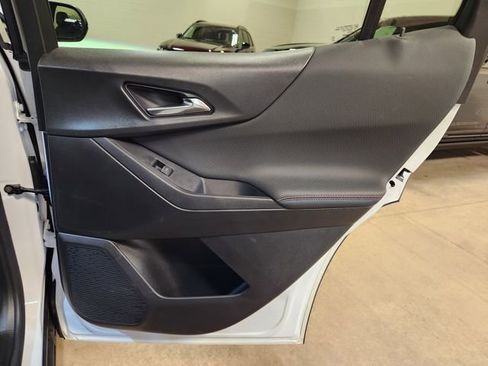 Certified 2025 Chevrolet Equinox RS AWD/4WD image 31