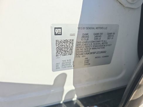 Used 2023 Buick Enclave Essence w/ Experience Buick Package image 26