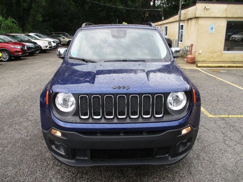 Used 2017 Jeep Renegade Altitude FWD image 11