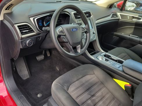 Used 2020 Ford Fusion SE FWD image 22
